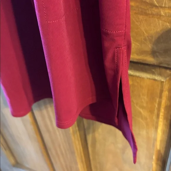 LIKE NEW Susan Graver Liquid Knit Burgundy VEST topper M - Picture 4 of 6